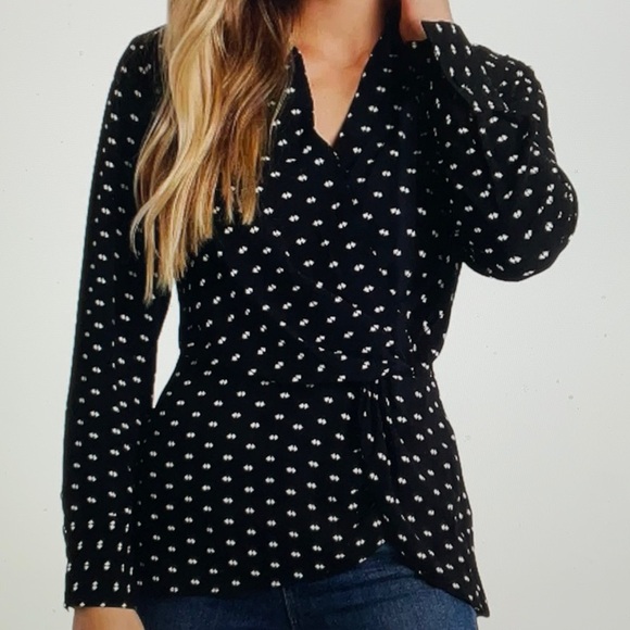 Vince Camuto Tops - Vince Camuto Long Sleeve Faux Wrap Blouse Black White Large
